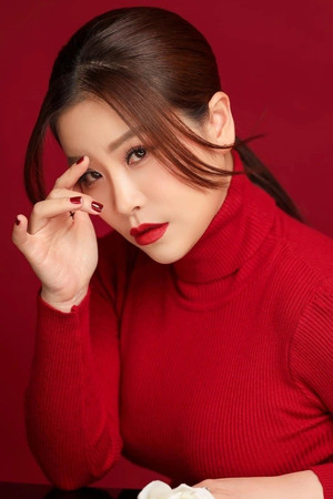 Kiều Linh portrait
