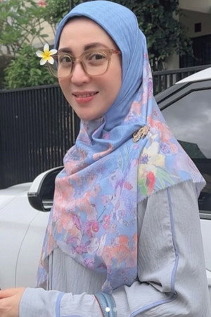 Devi Permatasari portrait