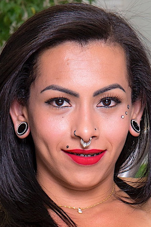 Isabelly Ferreira portrait