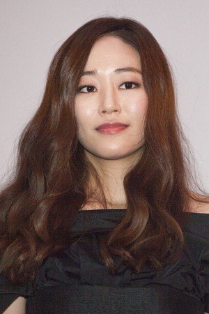 Kim Hyo-jin portrait