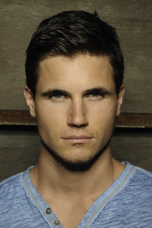 Robbie Amell portrait