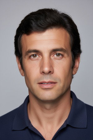 Enver Özer portrait