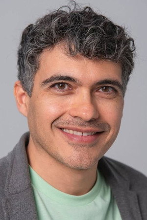 Evan Regueira portrait