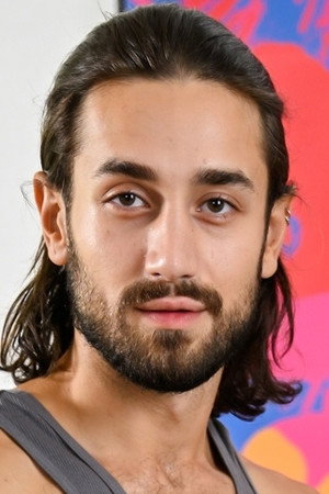 Noah Asli portrait