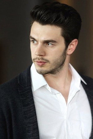 İsmail Ege Şaşmaz portrait