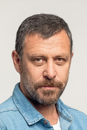 Nejat İşler portrait