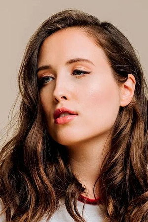 Alice Merton portrait
