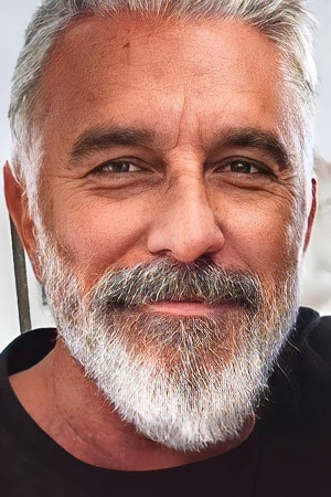 Ray Siegle portrait