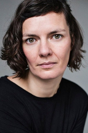 Laura Cairns portrait