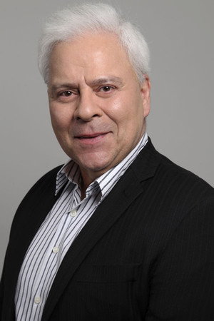 Oscar Simch portrait