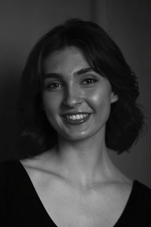 Olivia Sykes portrait