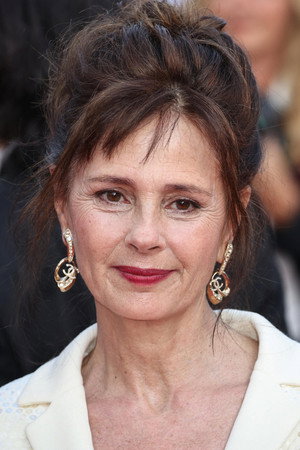 Anouk Grinberg portrait
