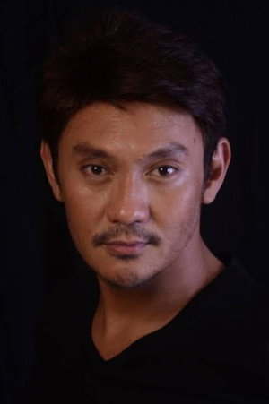 Roeder Camañag portrait