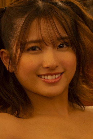 Nana Owada portrait