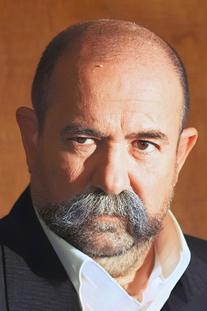 Güray Kip portrait