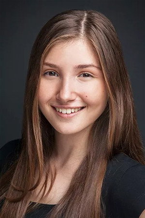 İlayda Akdoğan portrait