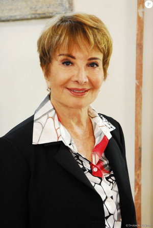 Glória Menezes portrait