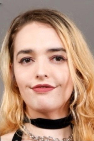 Bella Bates portrait