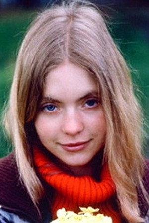 Judi Bowker portrait