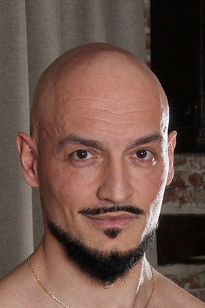 Roni Yarz portrait