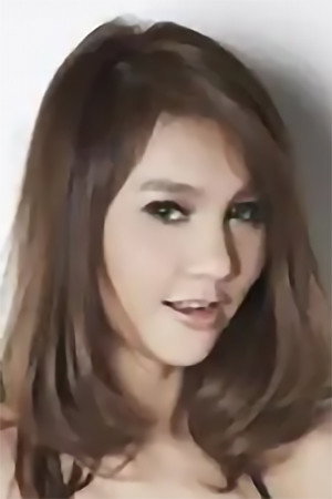 Patty Pawina portrait