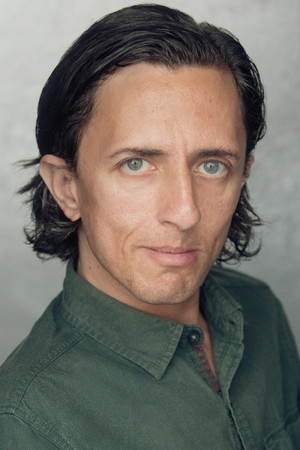 Elliot Harris portrait