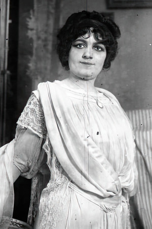 Madeleine Roch portrait