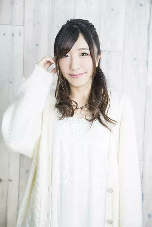 Suzu Maihara portrait