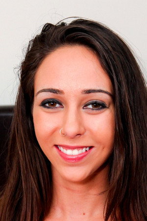Layla Luxxx portrait