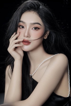 Cù Thị Trà portrait
