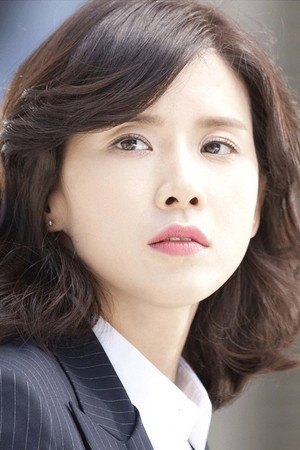 Lee Bo-young portrait