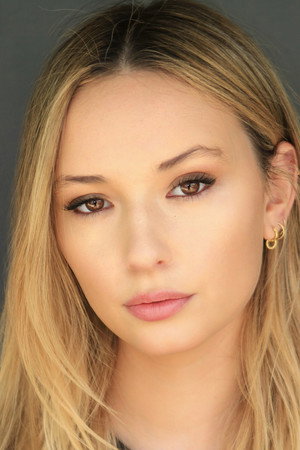 Caitlin Harris portrait