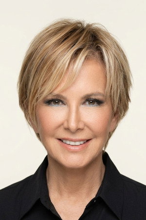 Filiz Akın portrait