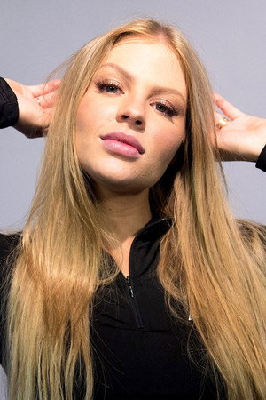 Luísa Sonza portrait