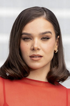 Hailee Steinfeld portrait