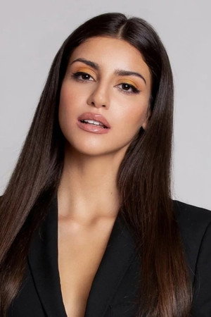 Isabela Souza portrait