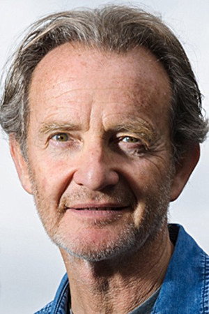 Anton Lesser portrait
