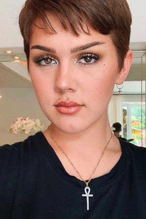 Daisy Taylor portrait
