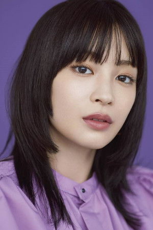 Suzu Hirose portrait
