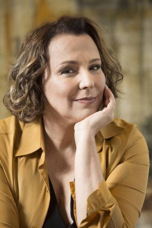 Ana Beatriz Nogueira portrait