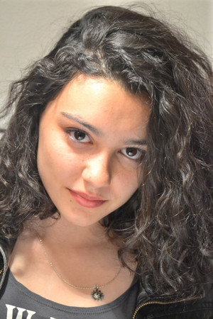 Carla Díaz portrait