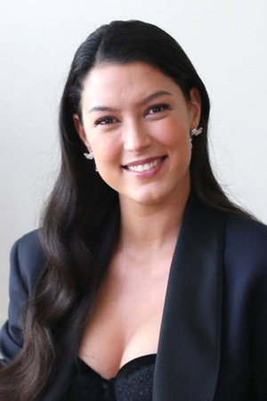 Rebecca Mir portrait