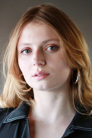 Yasemin Szawlowski portrait
