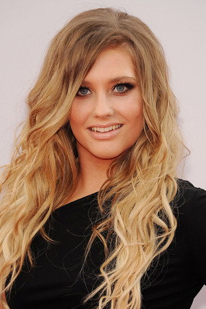 Ella Henderson portrait