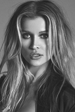 Joanna Krupa portrait