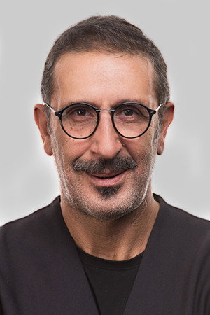 Cem Özer portrait