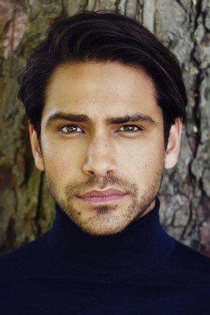 Luke Pasqualino portrait