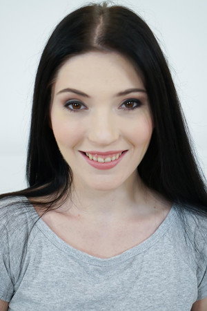 Mia Evans portrait