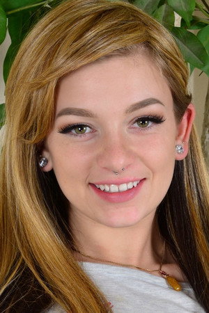 Lila Lavay portrait