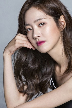 Jin Se-yeon portrait